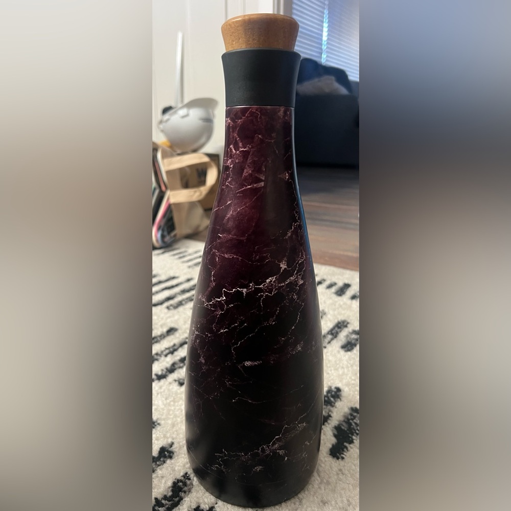 Manna Hydration 50oz Dark Marble Carafe with Wooden Lid